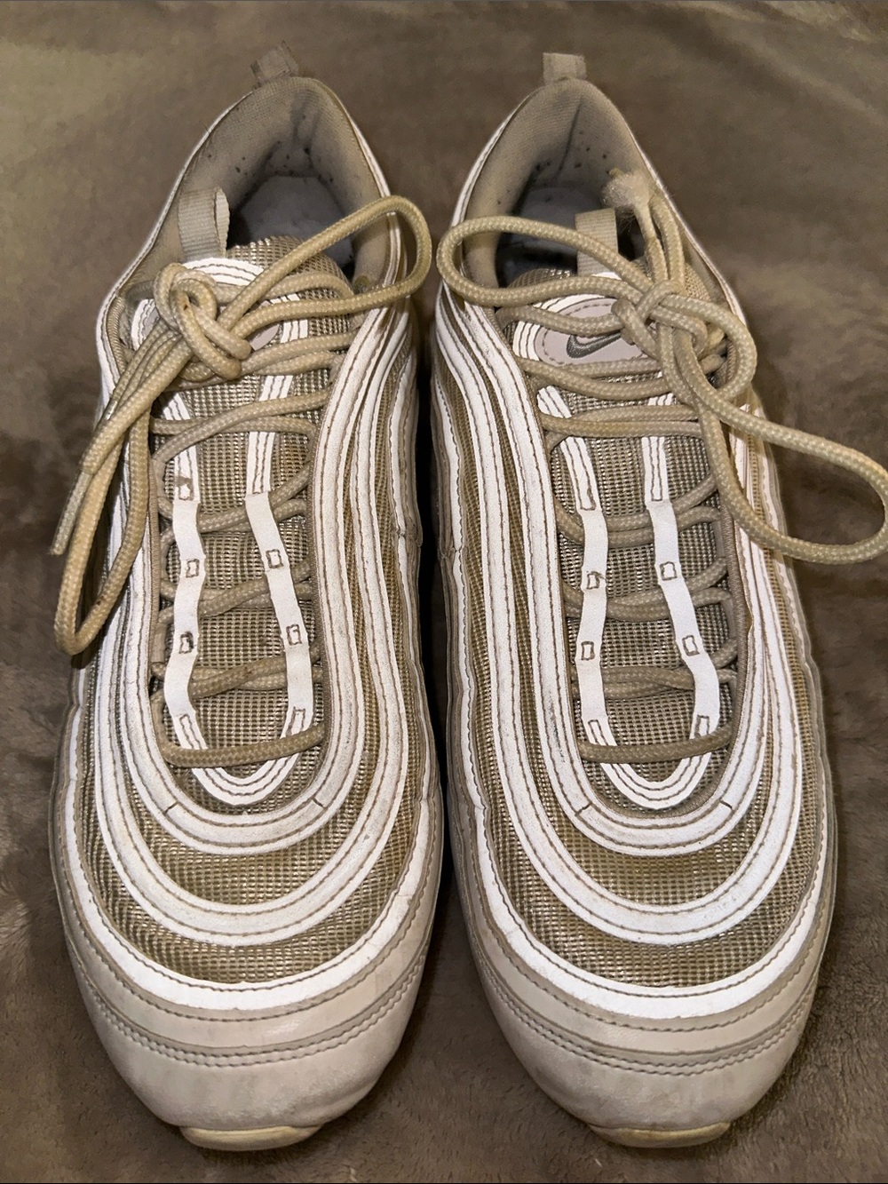Nike Men's Beige and White Athletic Shoes